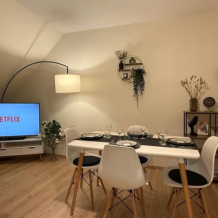 Proche Centre Avec Parking *